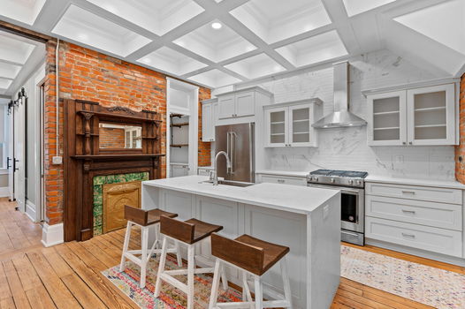 26-web-or-mls-811 Main St (26 of 75)