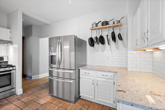 34-web-or-mls-3785 Drake Ave (34 of 58)