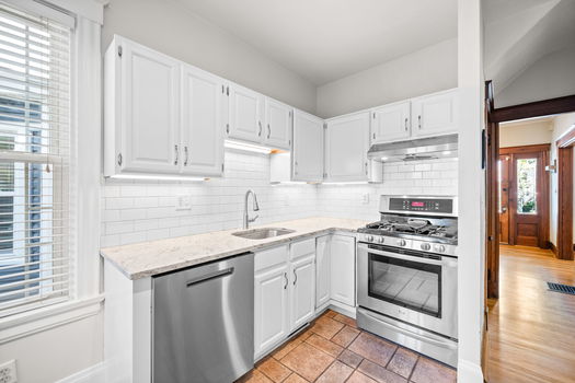 37-web-or-mls-3785 Drake Ave (37 of 58)