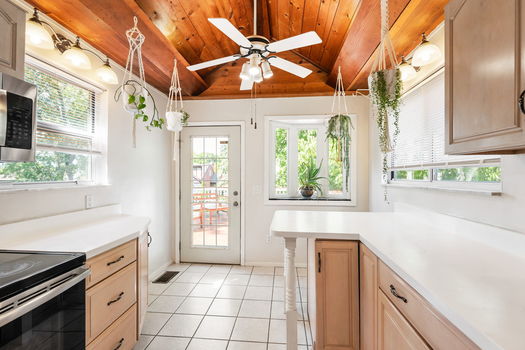 38-web-or-mls-2518 Ridgecliff (17 of 45)