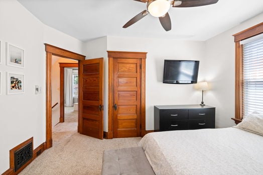 48-web-or-mls-3785 Drake Ave (48 of 58)