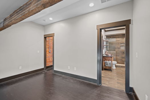 68-web-or-mls-811 Main St (68 of 75)