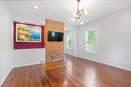 19-web-or-mls-516 E 19th St (46) (19 of 46)