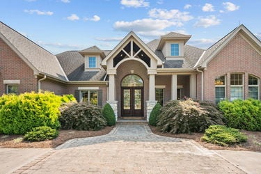 2-web-or-mls-6463 Werk Rd (2 of 121)