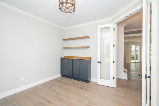 20-web-or-mls-4921 Fairview Ave (20 of 78)