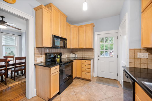 28-web-or-mls-3668 Wilshire Ave (11 of 26)