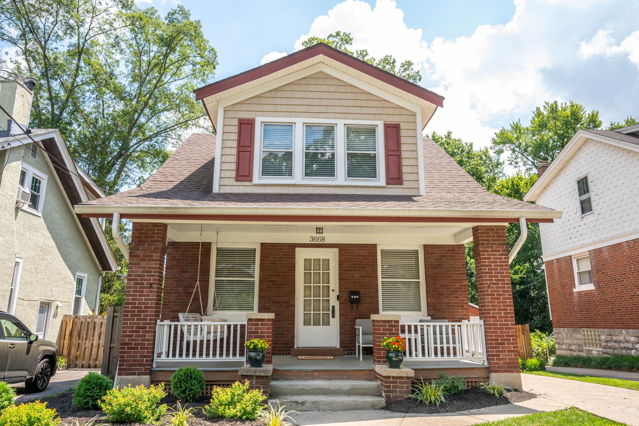 3-web-or-mls-3-print-3668 Wilshire Ave (3 of 17)