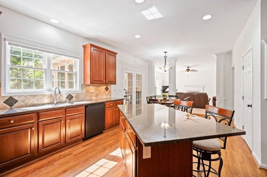 43-web-or-mls-4319 Serpentine Way (43 of 87)