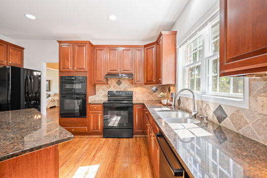 45-web-or-mls-4319 Serpentine Way (45 of 87)