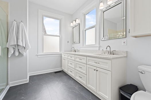 47-web-or-mls-3824 Elsmere Ave (47 of 64)