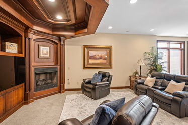 53-web-or-mls-6463 Werk Rd (53 of 121)