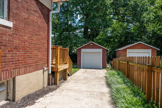 6-web-or-mls-6-print-3668 Wilshire Ave (6 of 17)