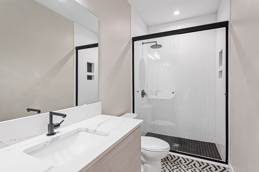 60-web-or-mls-765 E 11th St (60 of 76)