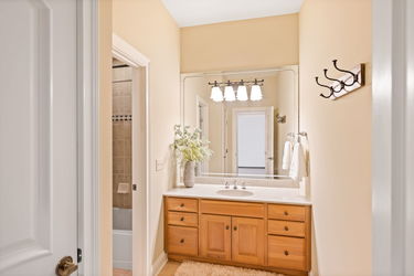 63-web-or-mls-6463 Werk Rd (63 of 121)