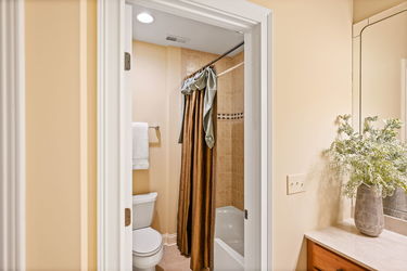 64-web-or-mls-6463 Werk Rd (64 of 121)