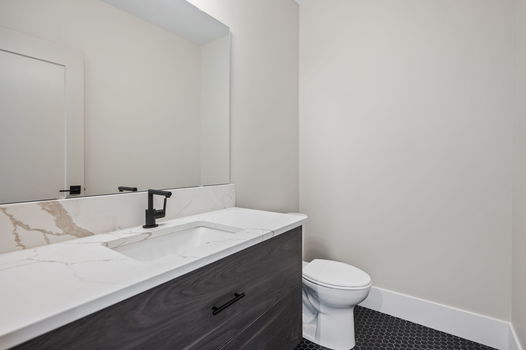 70-web-or-mls-765 E 11th St (70 of 76)