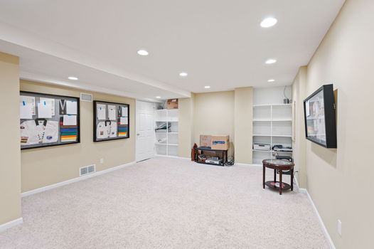 78-web-or-mls-4319 Serpentine Way (78 of 87)