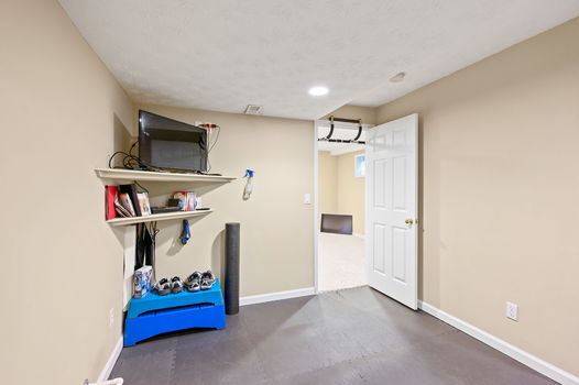 85-web-or-mls-4319 Serpentine Way (85 of 87)