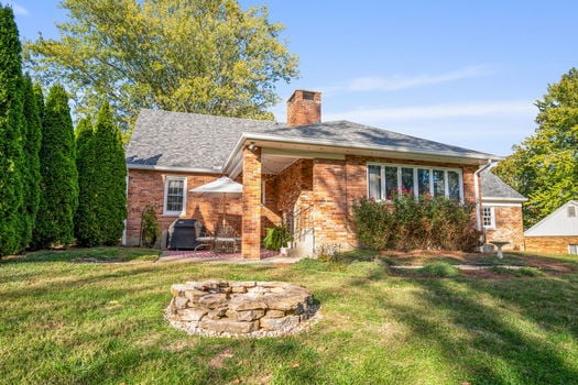 10-web-or-mls-7351 Miami Hills Dr (10 of 62)