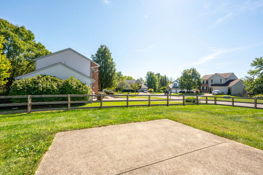 12-web-or-mls-7142 Highpoint Dr (12 of 52)