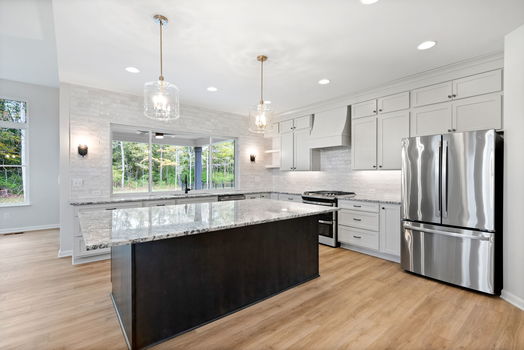 16-web-or-mls-950 Larkspur (16 of 47)