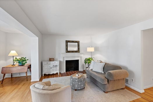 19-web-or-mls-7351 Miami Hills Dr (19 of 62)