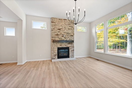 21-web-or-mls-950 Larkspur (21 of 47)