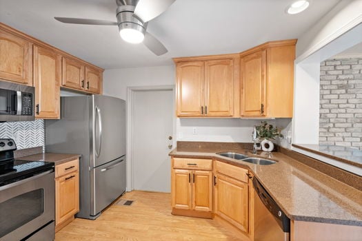 28-web-or-mls-7351 Miami Hills Dr (28 of 62)