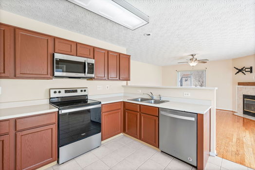 31-web-or-mls-7142 Highpoint Dr (31 of 52)