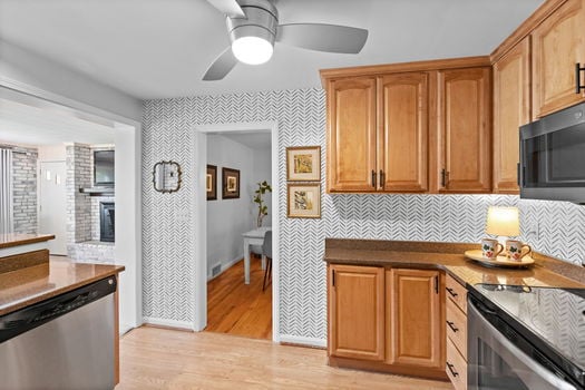 31-web-or-mls-7351 Miami Hills Dr (31 of 62)