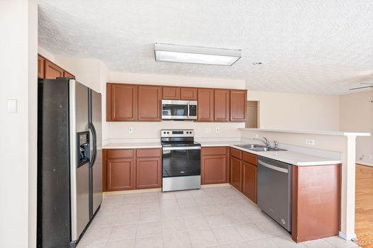 35-web-or-mls-7142 Highpoint Dr (35 of 52)