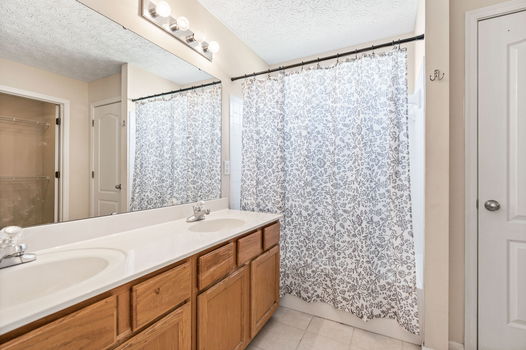 47-web-or-mls-7142 Highpoint Dr (47 of 52)