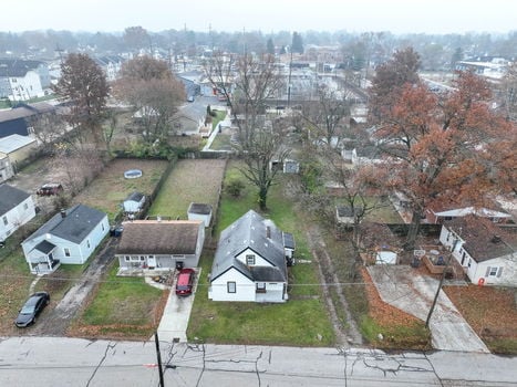 12-web-or-mls-Outside-2