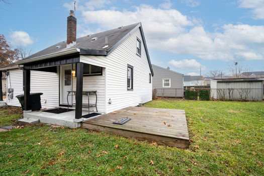 15-web-or-mls-Outside-5