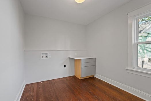 16-web-or-mls-4553 Anthony Ave (16 of 38)