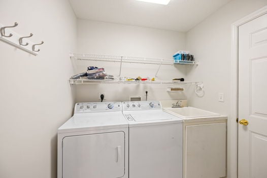 19-web-or-mls-8211 Melrose (19 of 51)