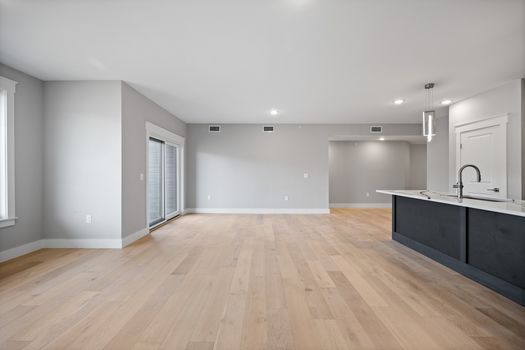 21-print-747 Manhattan Blvd Unit 303 (8 of 37)