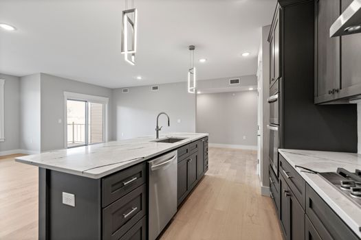 25-print-747 Manhattan Blvd Unit 303 (12 of 37)