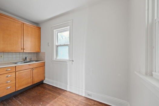 38-web-or-mls-4553 Anthony Ave (38 of 38)