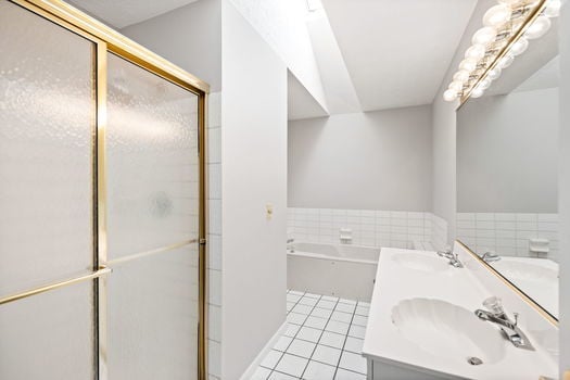 47-web-or-mls-11783 Gable Glen (47 of 57)