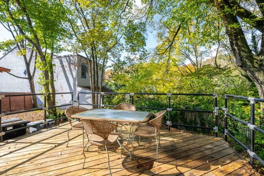 6-web-or-mls-4553 Anthony Ave (6 of 38)