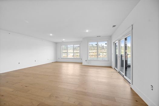 61-print-747 Manhattan Blvd Unit 403 (11 of 29) Large