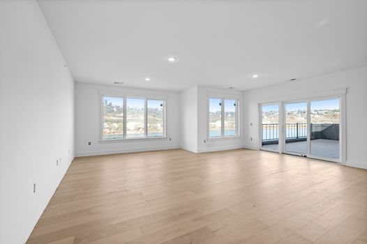 63-print-747 Manhattan Blvd Unit 403 (13 of 29) Large