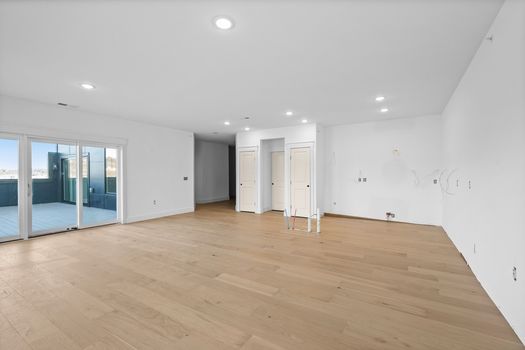 66-print-747 Manhattan Blvd Unit 403 (16 of 29) Large