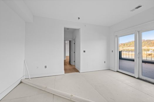 71-print-747 Manhattan Blvd Unit 403 (21 of 29) Large