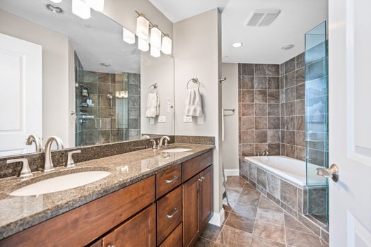 10-web-or-mls-400 Riverboat Row 705 (10 of 41)