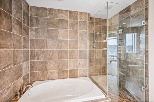 14-web-or-mls-400 Riverboat Row 705 (14 of 41)