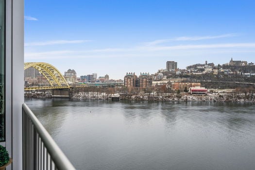 17-web-or-mls-400 Riverboat Row 705 (17 of 41)