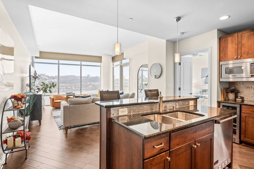 21-web-or-mls-400 Riverboat Row 705 (21 of 41)