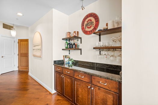 30-web-or-mls-400 Riverboat Row 705 (30 of 41)